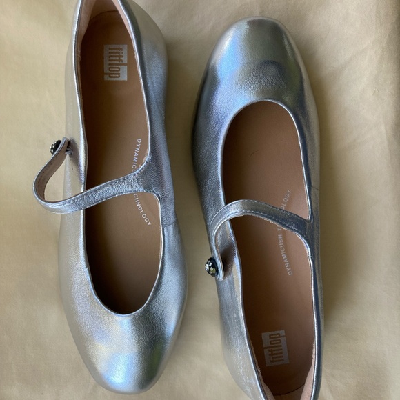 Silver ballet flats from FitFlop, NWOT - Picture 5 of 7
